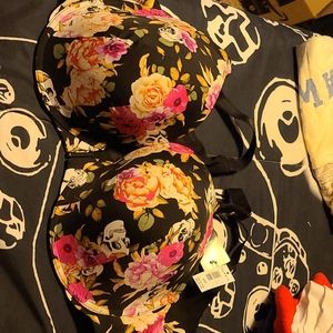 Torrid 46c front clasp bra